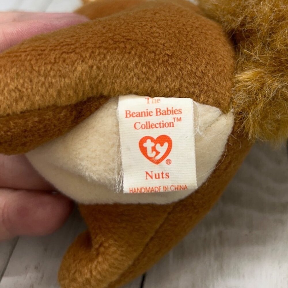 Vintage TY Beanie Baby Nuts The Squirrel Plush Stuffed Animal Toy 1996 - Picture 4 of 8